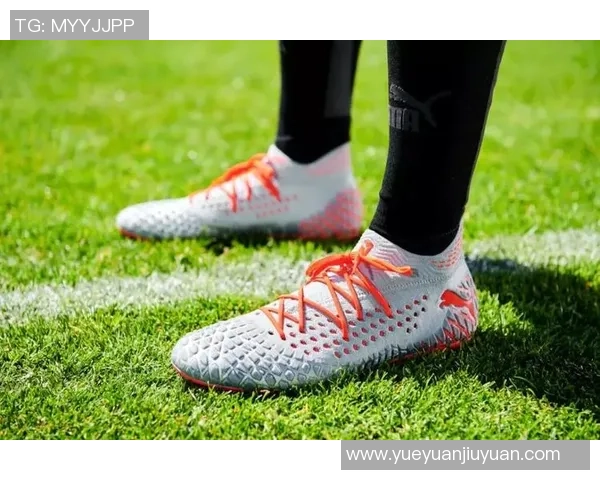 足球明星们青睐的耳机品牌与型号揭秘，助力他们在场上场下的音乐享受